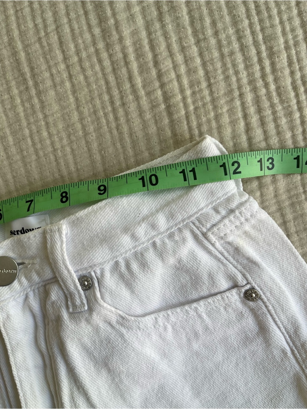 90s White High-Rise Frayed Denim Shorts - Picture 5 of 6